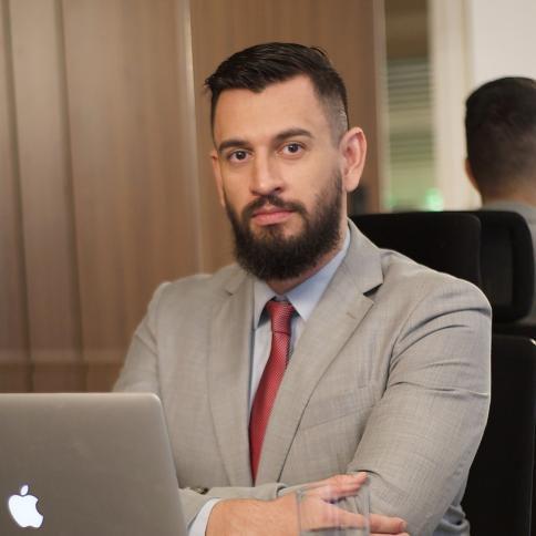 Victor Mendoza, advogado